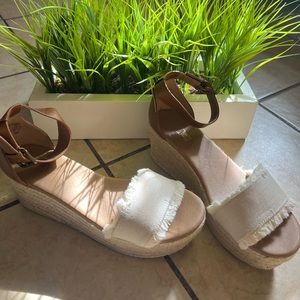 Platform sandals 🤍